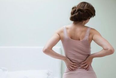 Rückenschmerzen bei einer Frau