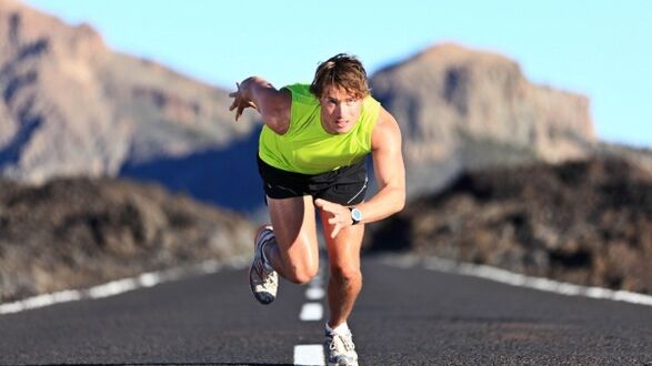 Durch sportliche Betätigung kann die Entstehung einer Sprunggelenksarthrose vermieden werden